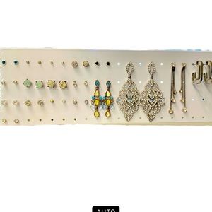 LOT of 18 earrings for $11